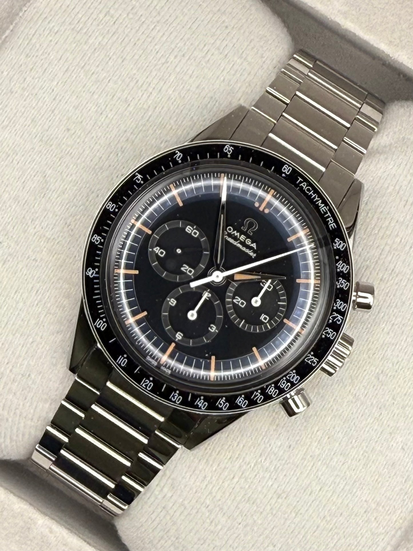 Omega Speedmaster FOIS 310.30.40.50.06.001 – 2024 Full Set, Unworn