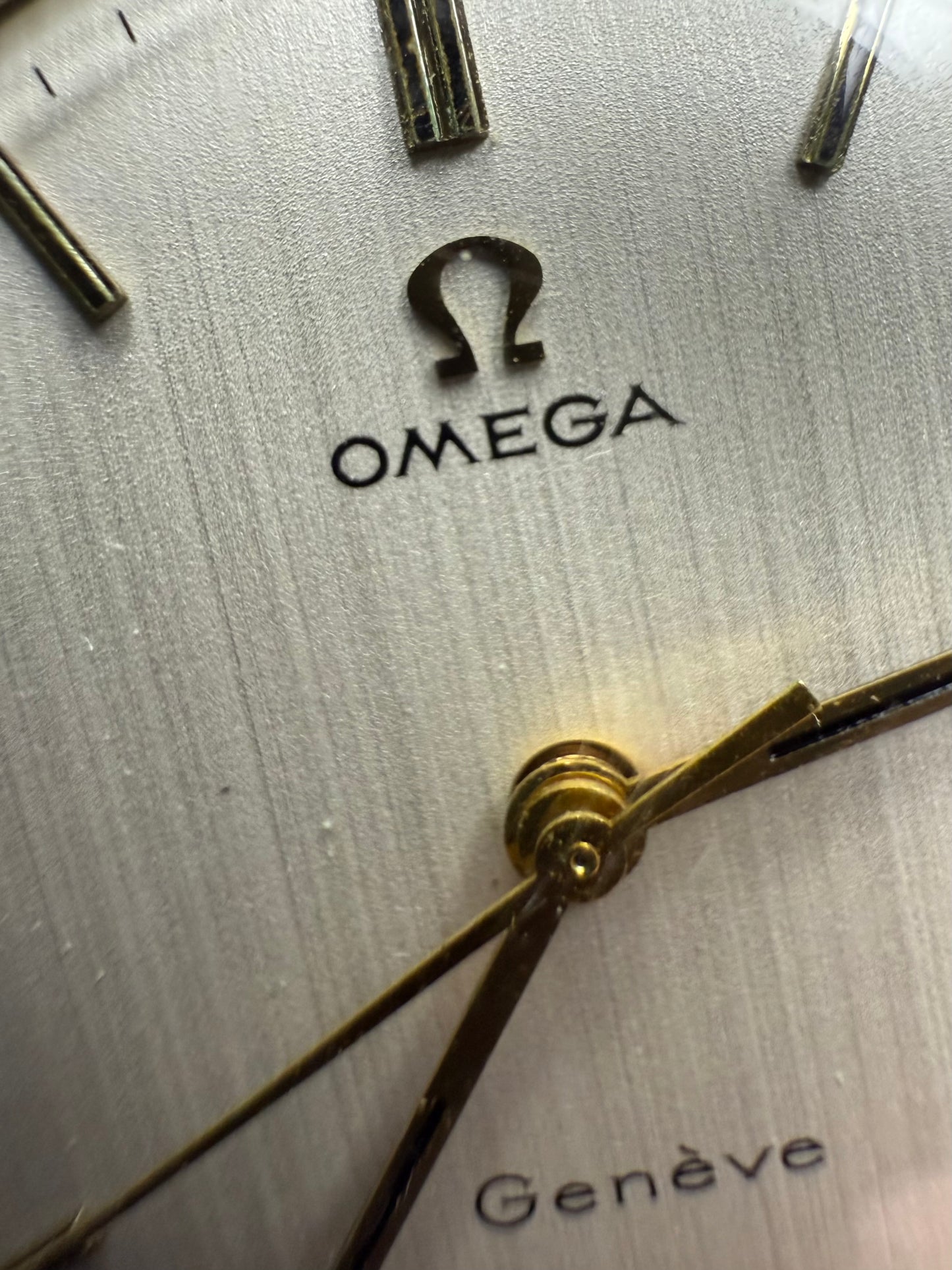1947 Omega Geneve 9ct Gold
